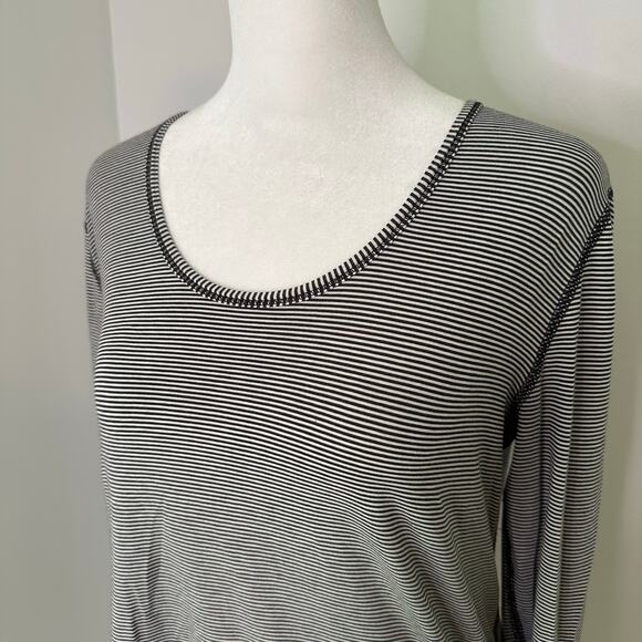 Lululemon black & white striped long sleeve top - Picture 3 of 13